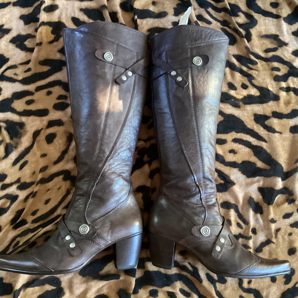 Fidji Leather Boots